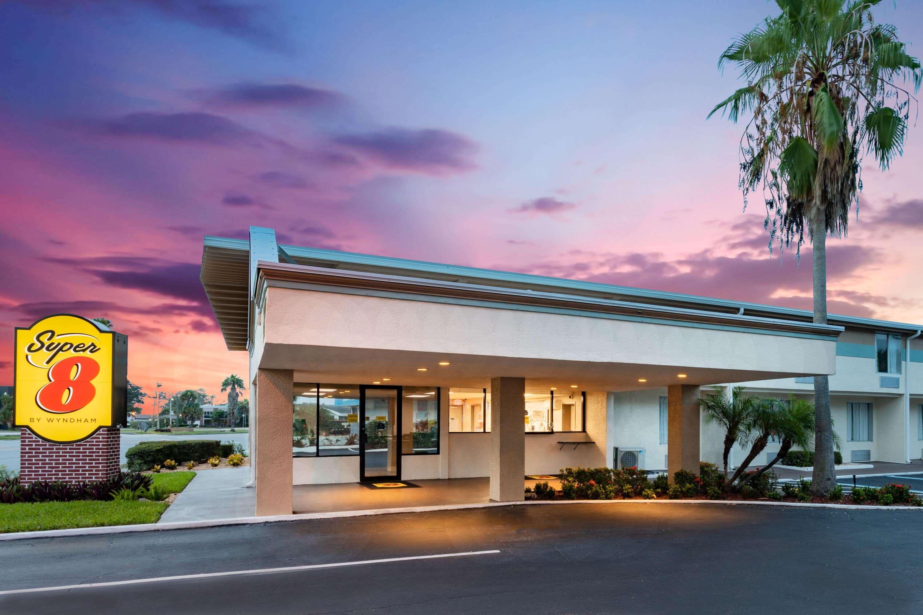 Motel Super 8 By Wyndham Melbourne Exterior foto