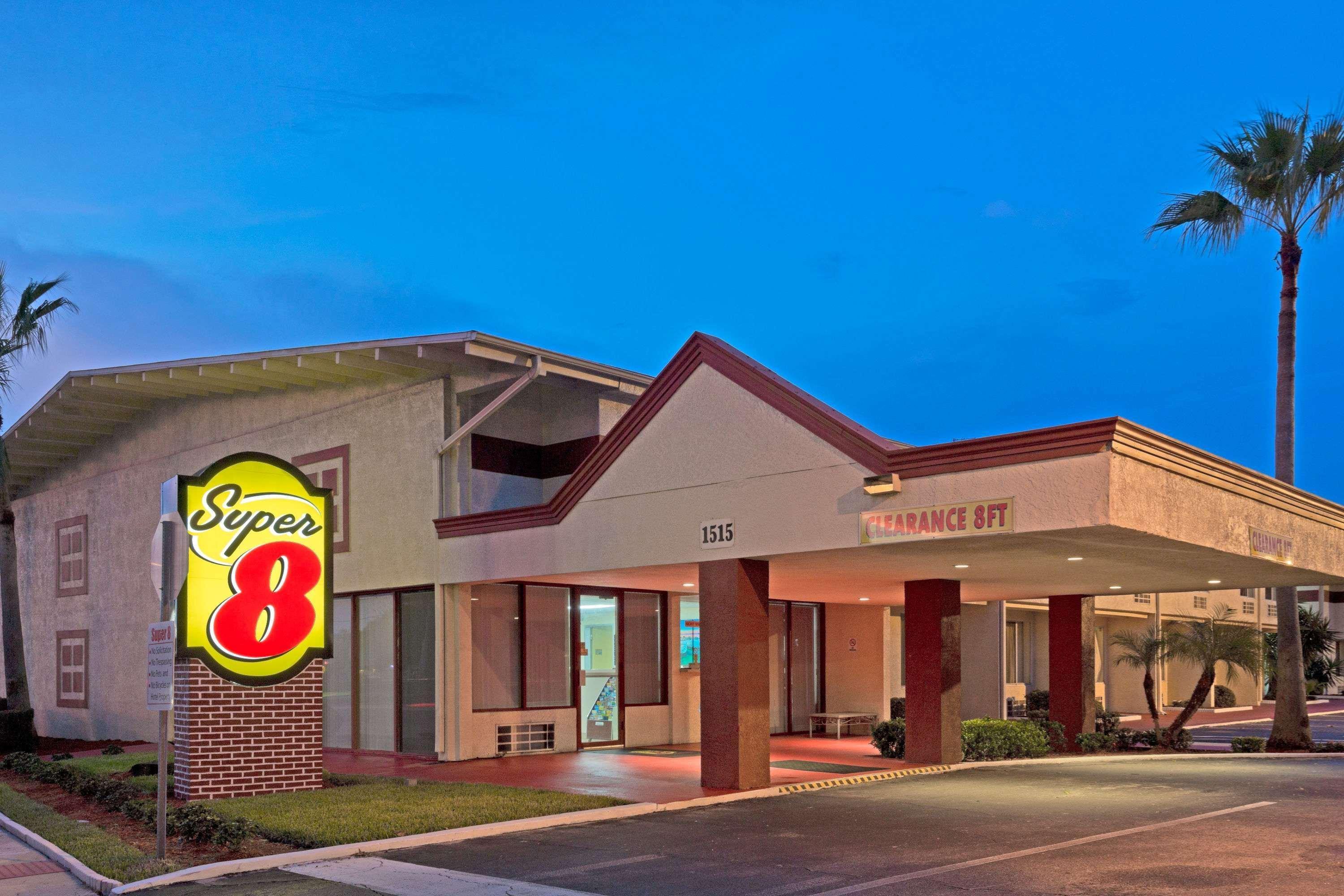 Motel Super 8 By Wyndham Melbourne Exterior foto